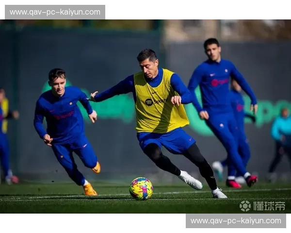 绿野对决，红蓝赞歌：曼城与巴萨，一场跨越时空的足球史诗